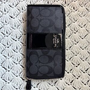 Coach Black Signature Zip Wallet